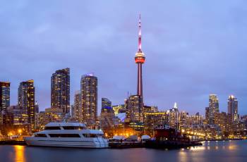 Popular Night Attractions in Toronto