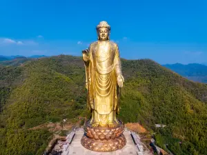 中原大佛景區