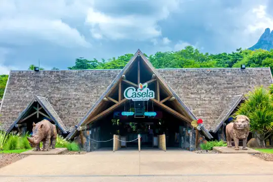 Các khách sạn gần Casela World of Adventures