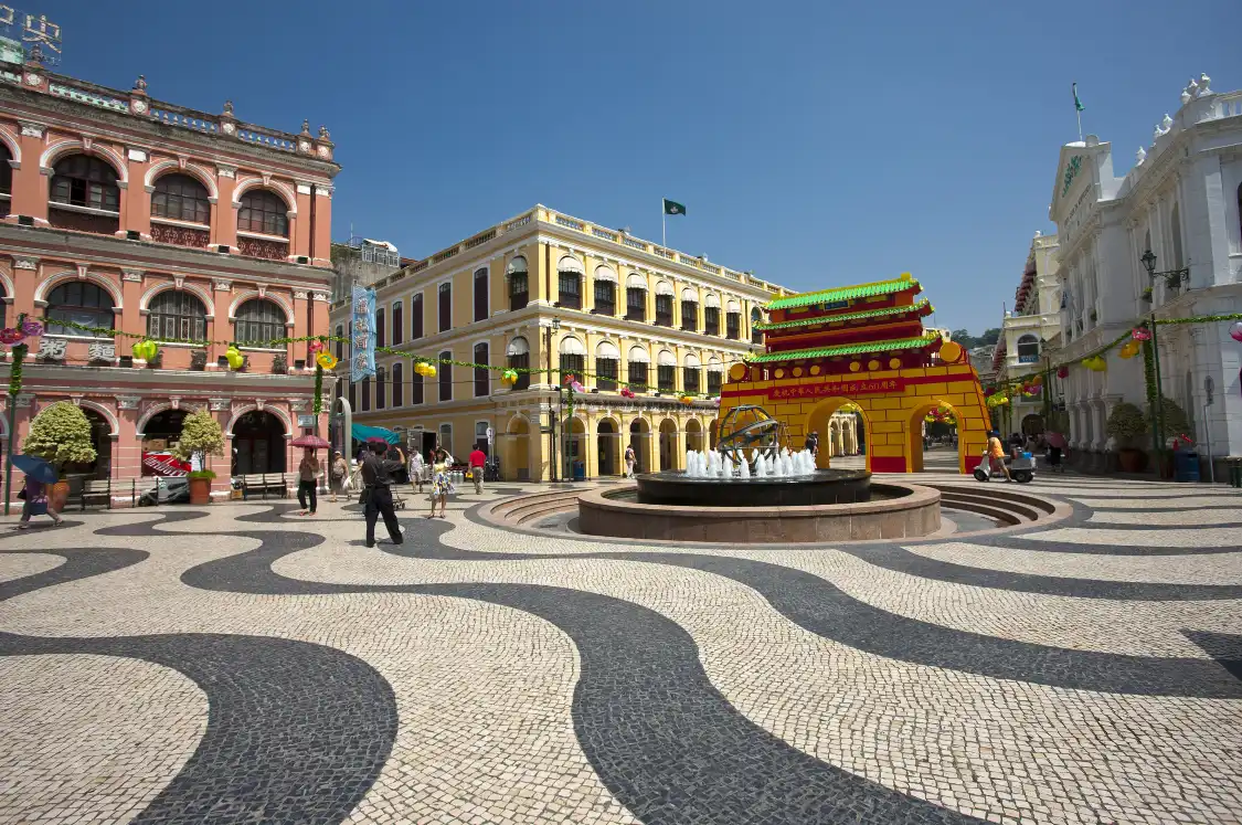 Các khách sạn gần Senado Square