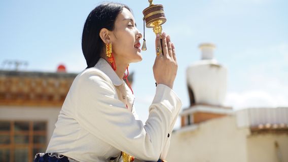Tibetan Costume Experience in Gannan