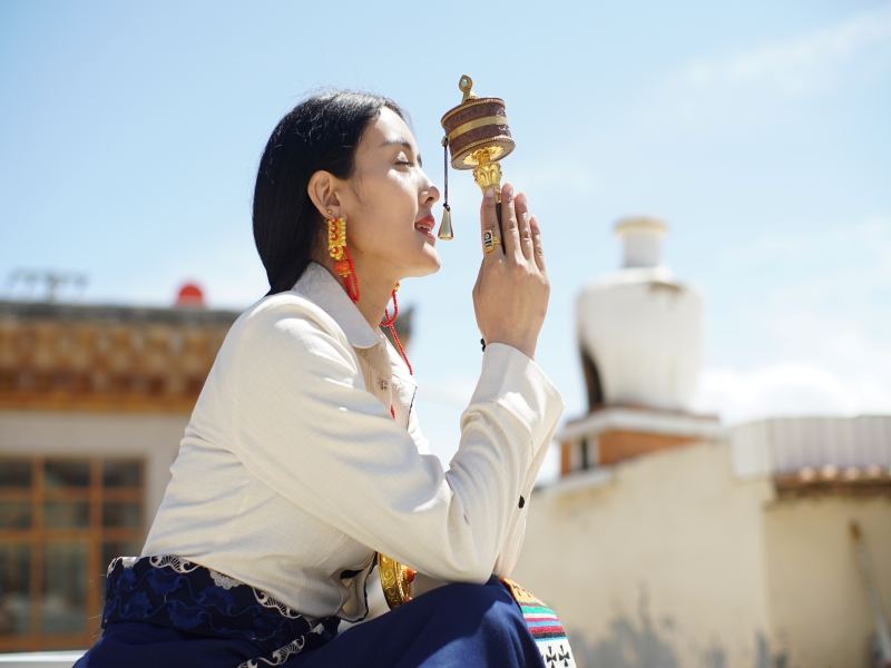 Tibetan Costume Experiences in Gannan
