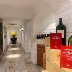 MOOSE RESTAURANT & BAR User Photo