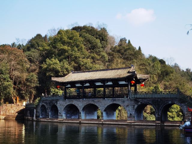 충라이주시 호수