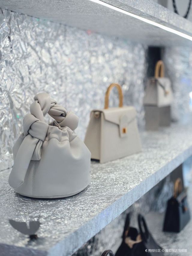 LOOKNOW Brings Fashion to Life