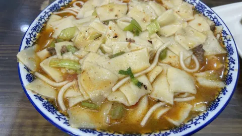 舌尖上的面片 in เต๋อหลิงฮา