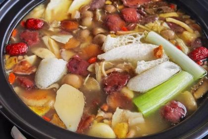 四姑娘山在这里客栈·在这里餐馆