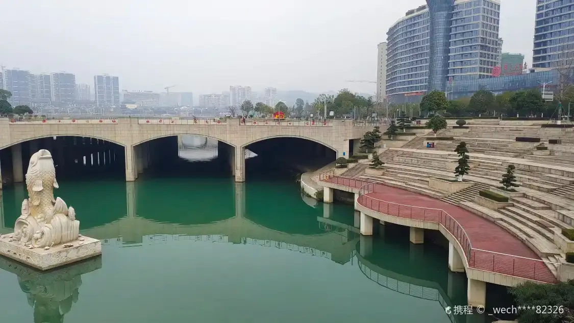 鄰近張家界市民廣場的酒店