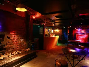CLUB METRO