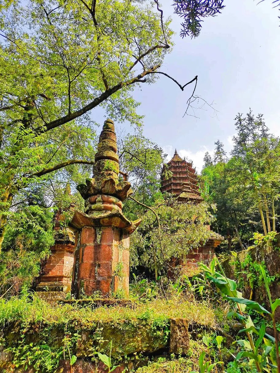 Thousand Pagodas Buddha Kingdom in Caoyu Beach