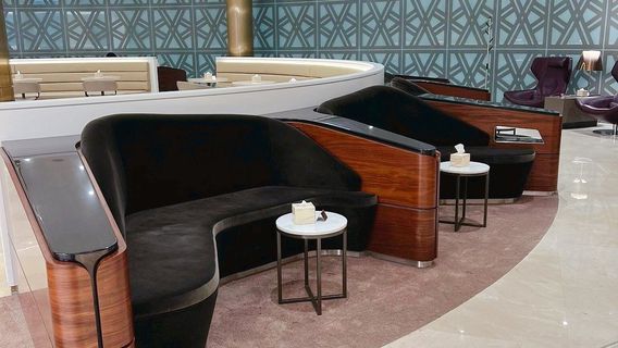 Plaza Premium Lounge (International Departures)