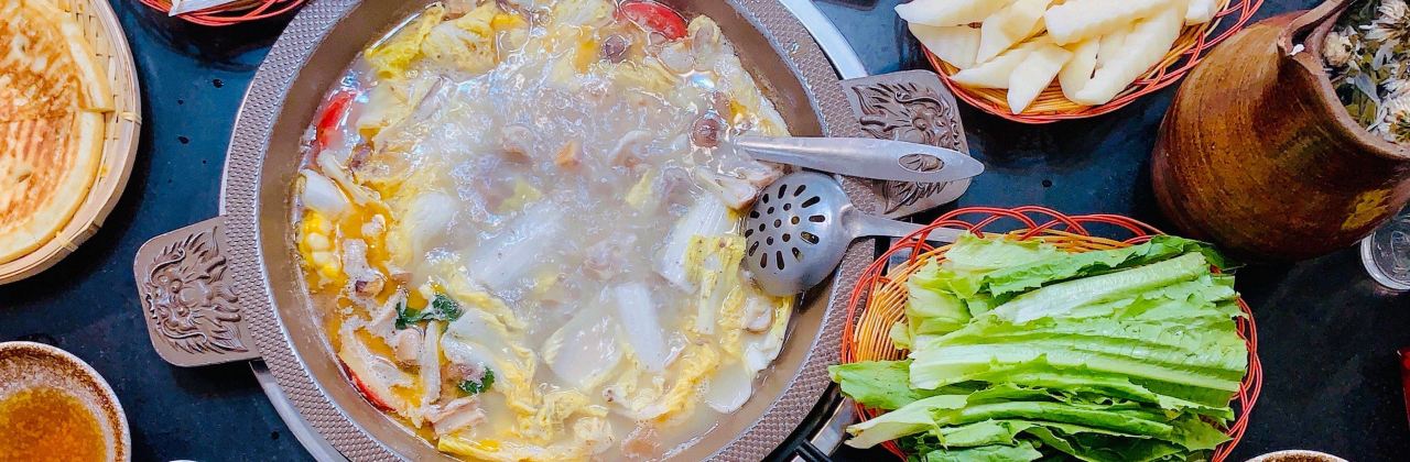 Dao Cheng A Bite of Bacon pigs feet soup pot