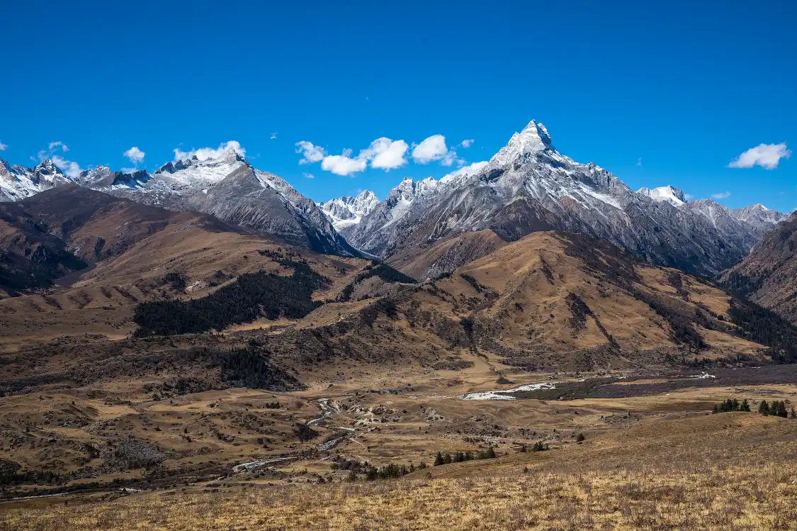 Hotels near Xiazetong Village