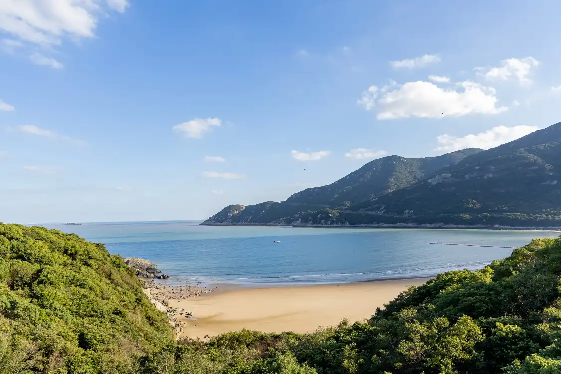 Hotels near Daqingshan National Park