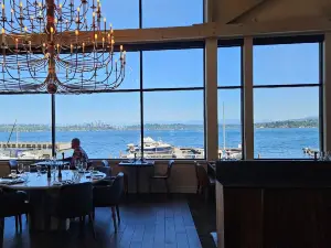 Daniel's Broiler - Leschi