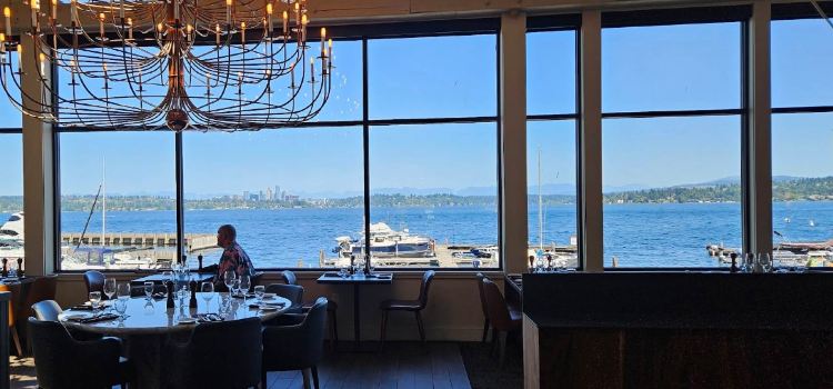 Daniel's Broiler - Leschi