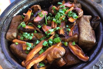 纳福苑(亮庆餐饮分店)