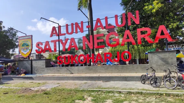 Alun-Alun Satya Negara Sukoharjo