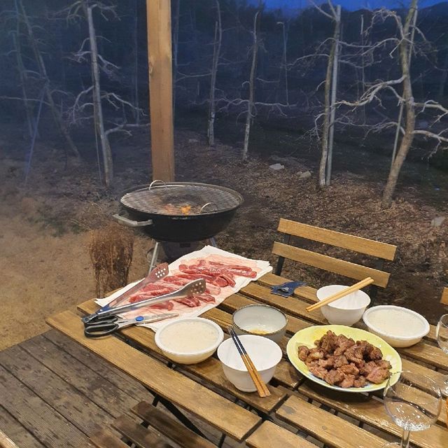 사과나무 밭에 둘러 쌓인 예쁜 숙소