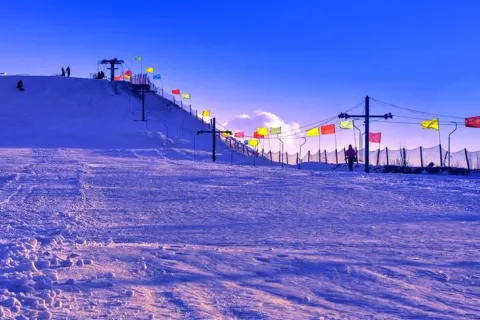 Yinchuan Mingcui Lake Siji Ski Field