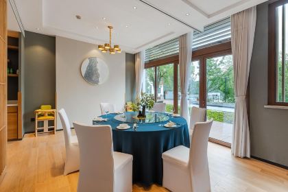 千岛湖雅谷风林度假酒店·聆云湖景餐厅