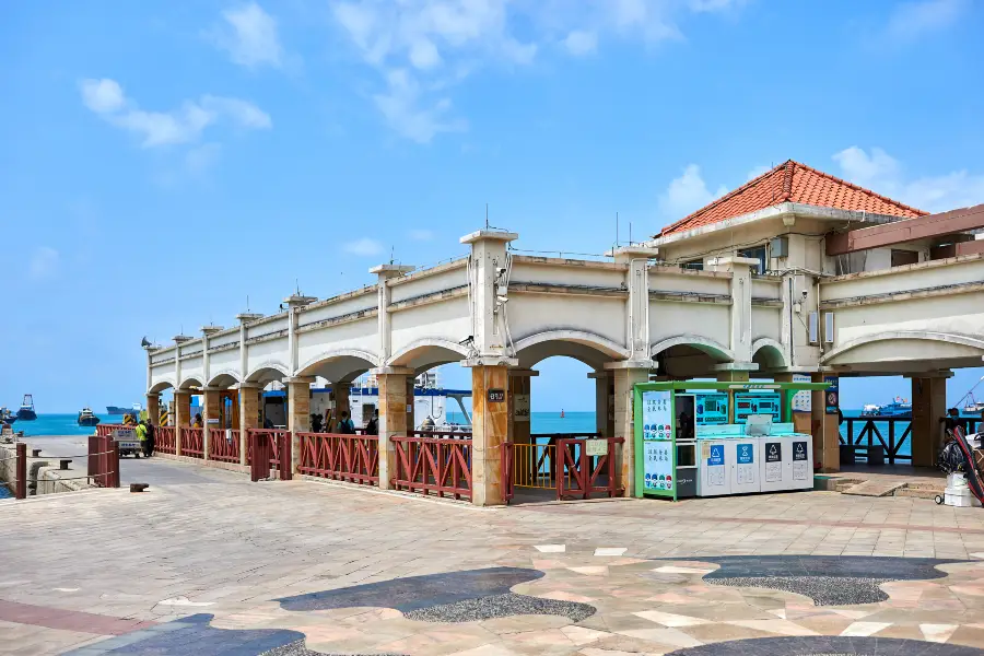 Lingdingwan Square