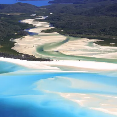 Hotels near Whitsunday Luxury Sailing Holidays