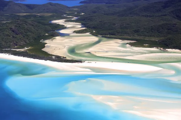 Whitsunday Luxury Sailing Holidays周辺のホテル