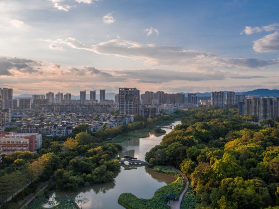 Jinshan Park (Southeast Gate 1)