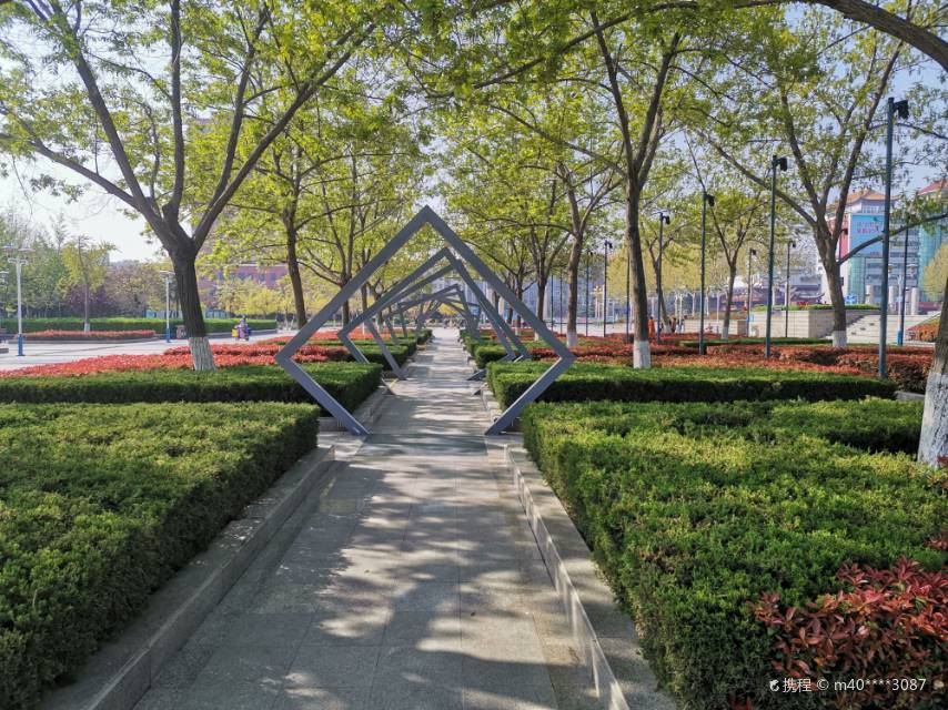 新世纪広場商圈