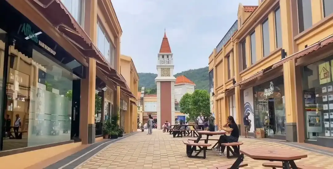 鄰近愉景北商場的酒店