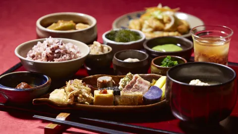 Unkai Japanese Cuisine in 온나