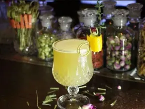 TIKI COCOTAIL & WHISKY & COFFEE