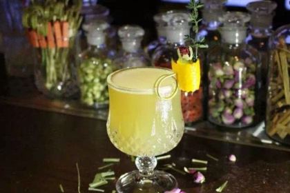 TIKI COCOTAIL & WHISKY & COFFEE