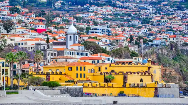 Hotels near Sao Tiago Fort