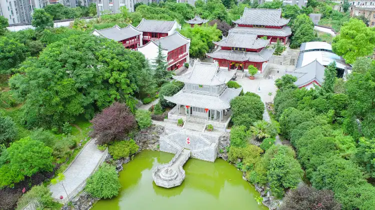 Hotels near Yongxing Silver Building