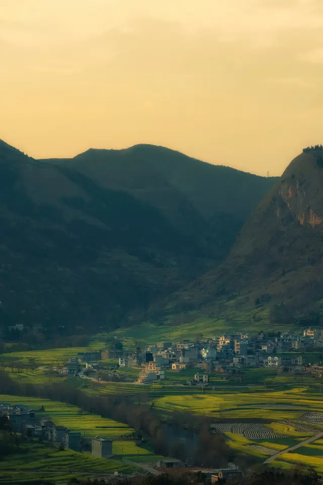 Sunset Sightseeing in Luoping