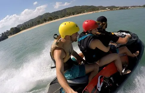 Motorboat Experiences in Lombok