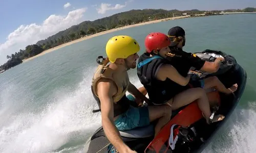 Motorboat Experiences in Lombok