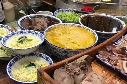 Ma Zhong Shi Fu (Mo Jia Jie)