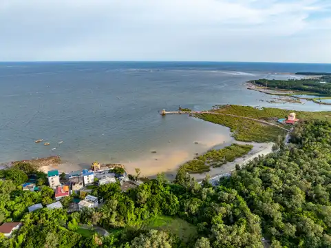 Hotels near Leshan Ancient Fishing Village