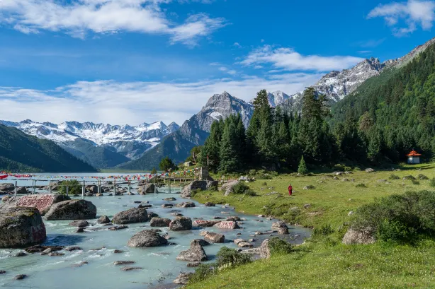 Yulong Lacuo Scenic Area