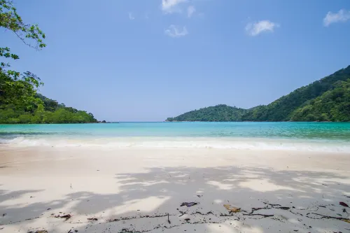 หาดทรายแก้ว