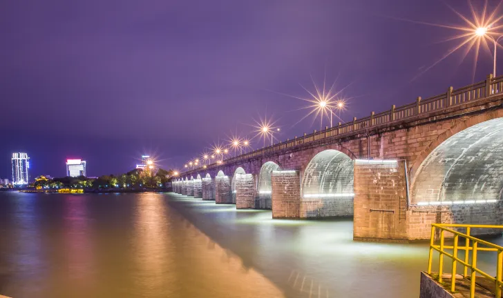 Отели рядом с достопримечательностью «»