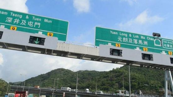 对于常常坐大巴往返深圳和香港两地的旅友来说，汀九大桥算是出入