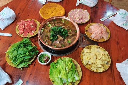 金记土牦牛火锅