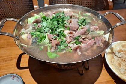 冯四孃跷脚牛肉·川菜(东二环泰禾广场店)