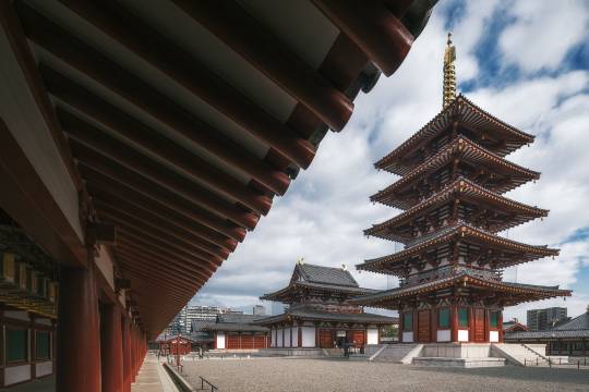 Osaka Tenmangu Shrine + Osaka Castle Park + Shitennoji + HEP FIVE Ferris Wheel one-day tour in Osaka, Japan