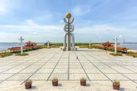 East Pole Plaza