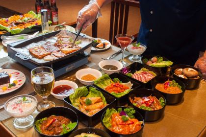 麦肯希·铁板烧自助餐(水晶城店)